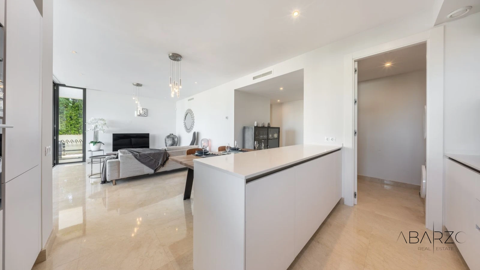 Spacious 3-Bedroom Ground Floor Apartment with Garden in Cabopino — interior, Marbella East, Marbella (22 of 48)