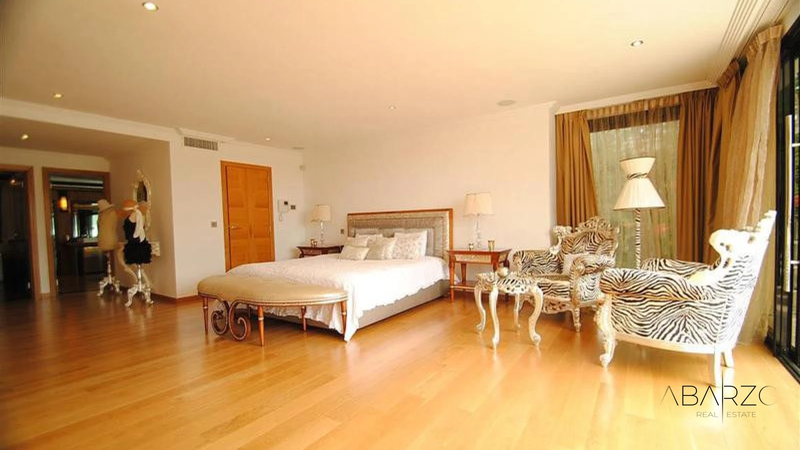 Frontline Detached Villa in Cabopino with Panoramic Sea Views and Private Pool — interior, Marbella East, Marbella (25 of 31)