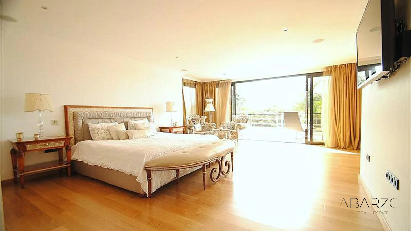 Frontline Detached Villa in Cabopino with Panoramic Sea Views and Private Pool — interior, Marbella East, Marbella (28 of 31)