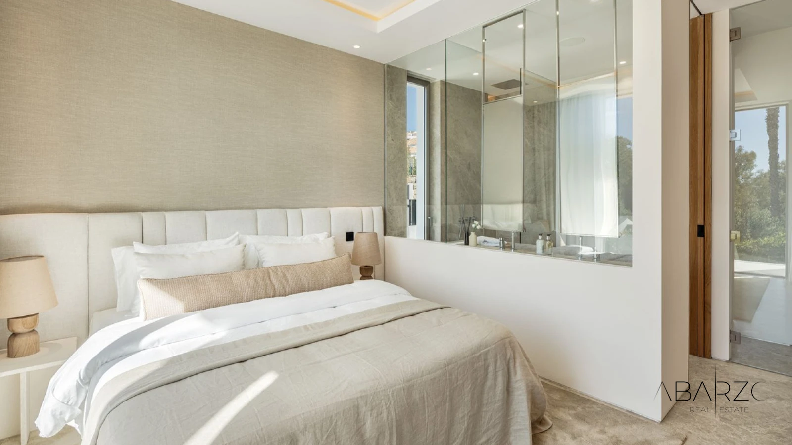 Luxury Frontline Golf Villa in Nueva Andalucía with Sea Views and Spa — interior, Nueva Andalucía, Marbella (23 of 25)