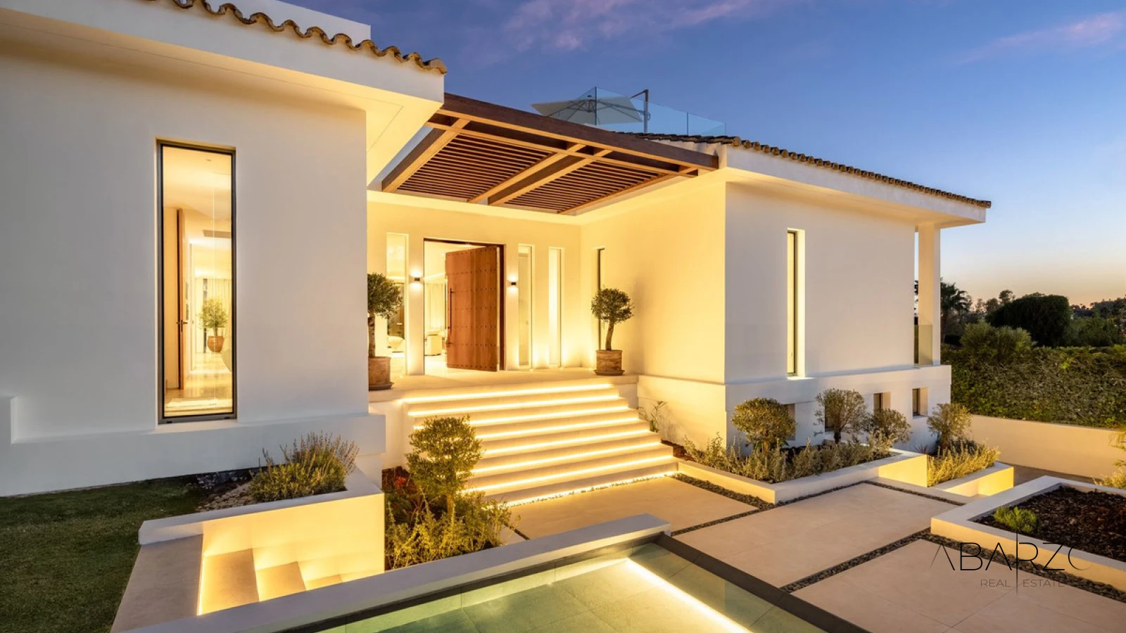 Luxury Frontline Golf Villa in Nueva Andalucía with Sea Views and Spa — interior, Nueva Andalucía, Marbella (5 of 25)