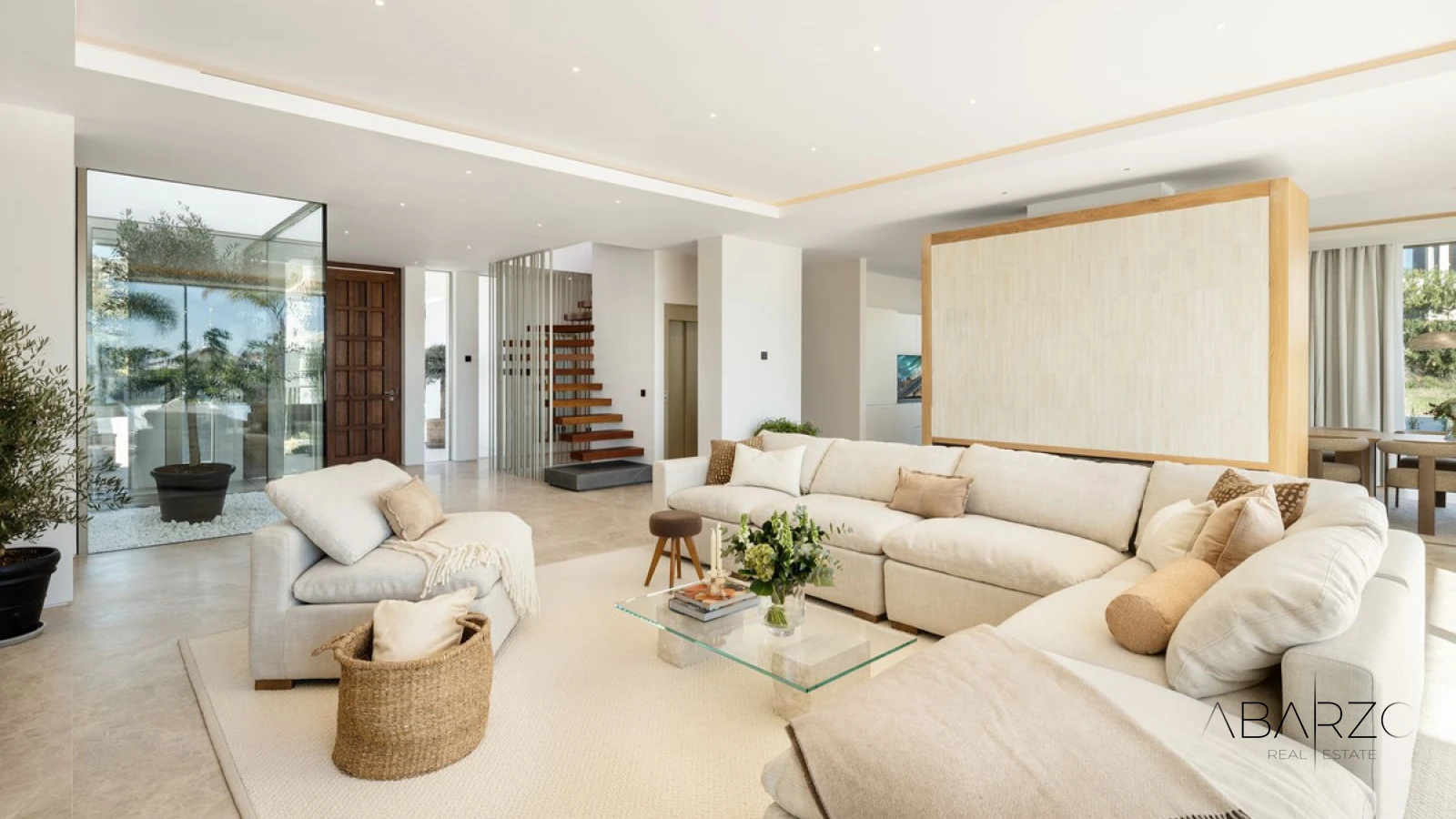 Luxury Frontline Golf Villa in Nueva Andalucía with Sea Views and Spa — interior, Nueva Andalucía, Marbella (12 of 25)