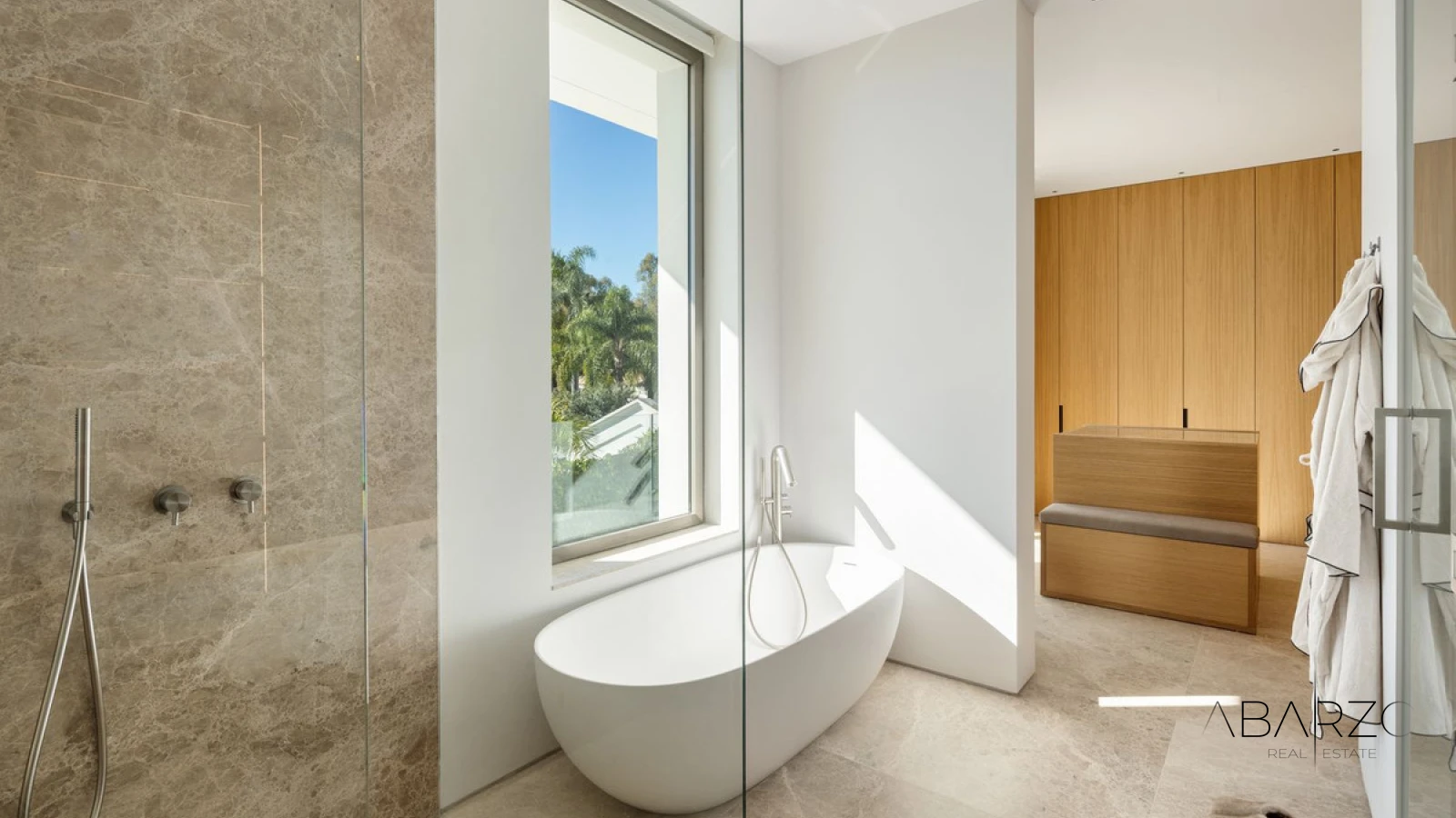 Luxury Frontline Golf Villa in Nueva Andalucía with Sea Views and Spa — interior, Nueva Andalucía, Marbella (19 of 25)