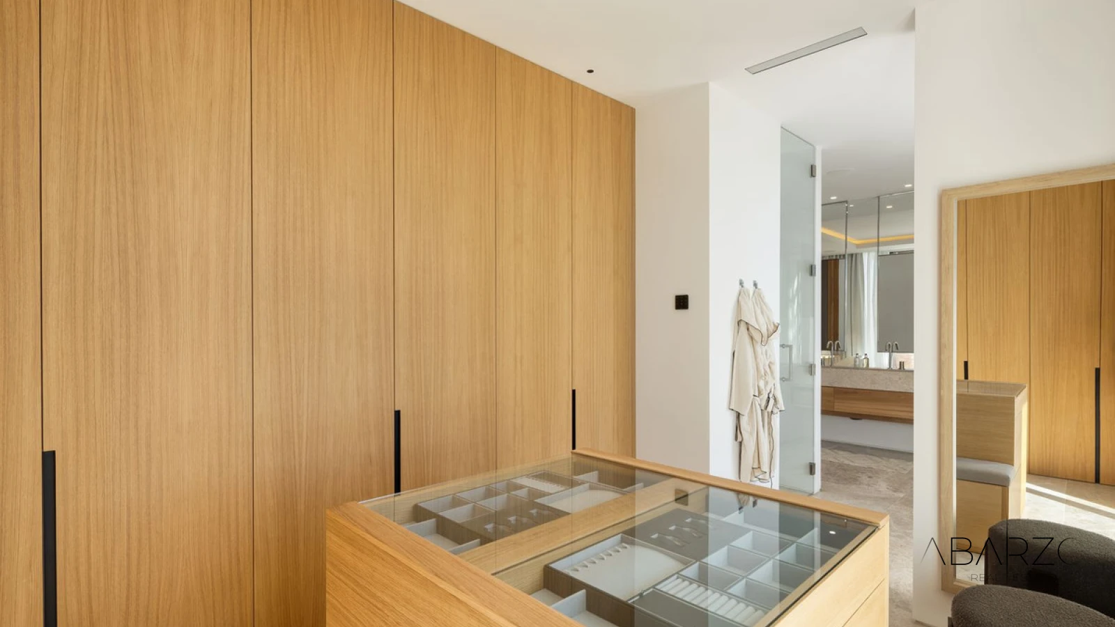 Luxury Frontline Golf Villa in Nueva Andalucía with Sea Views and Spa — interior, Nueva Andalucía, Marbella (21 of 25)