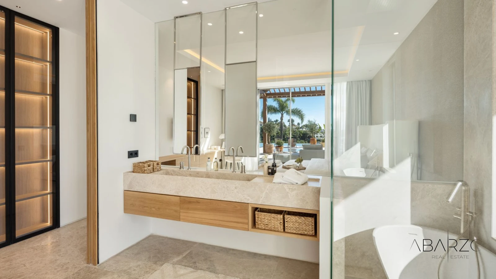 Luxury Frontline Golf Villa in Nueva Andalucía with Sea Views and Spa — interior, Nueva Andalucía, Marbella (20 of 25)