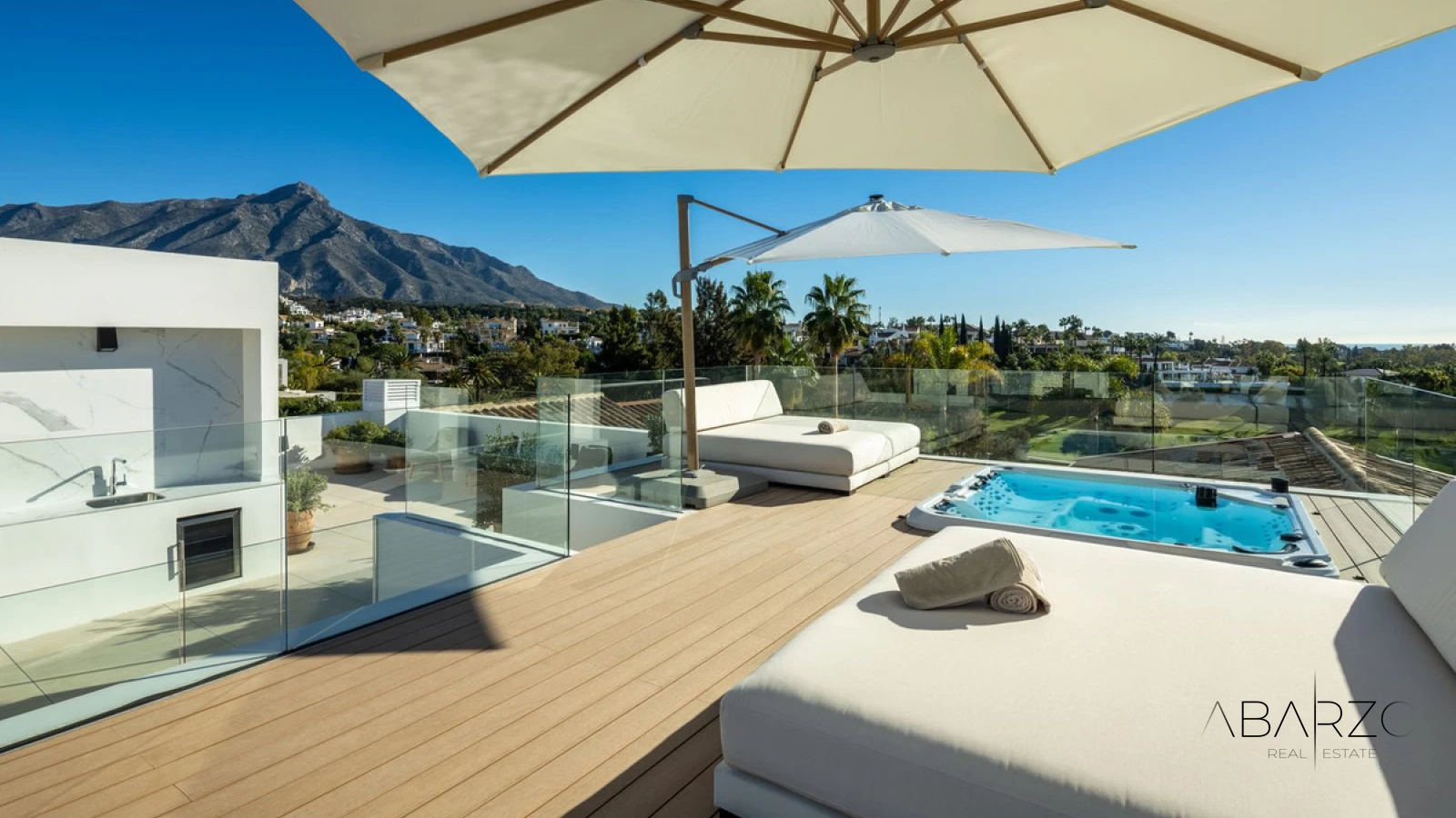 Luxury Frontline Golf Villa in Nueva Andalucía with Sea Views and Spa — interior, Nueva Andalucía, Marbella (6 of 25)