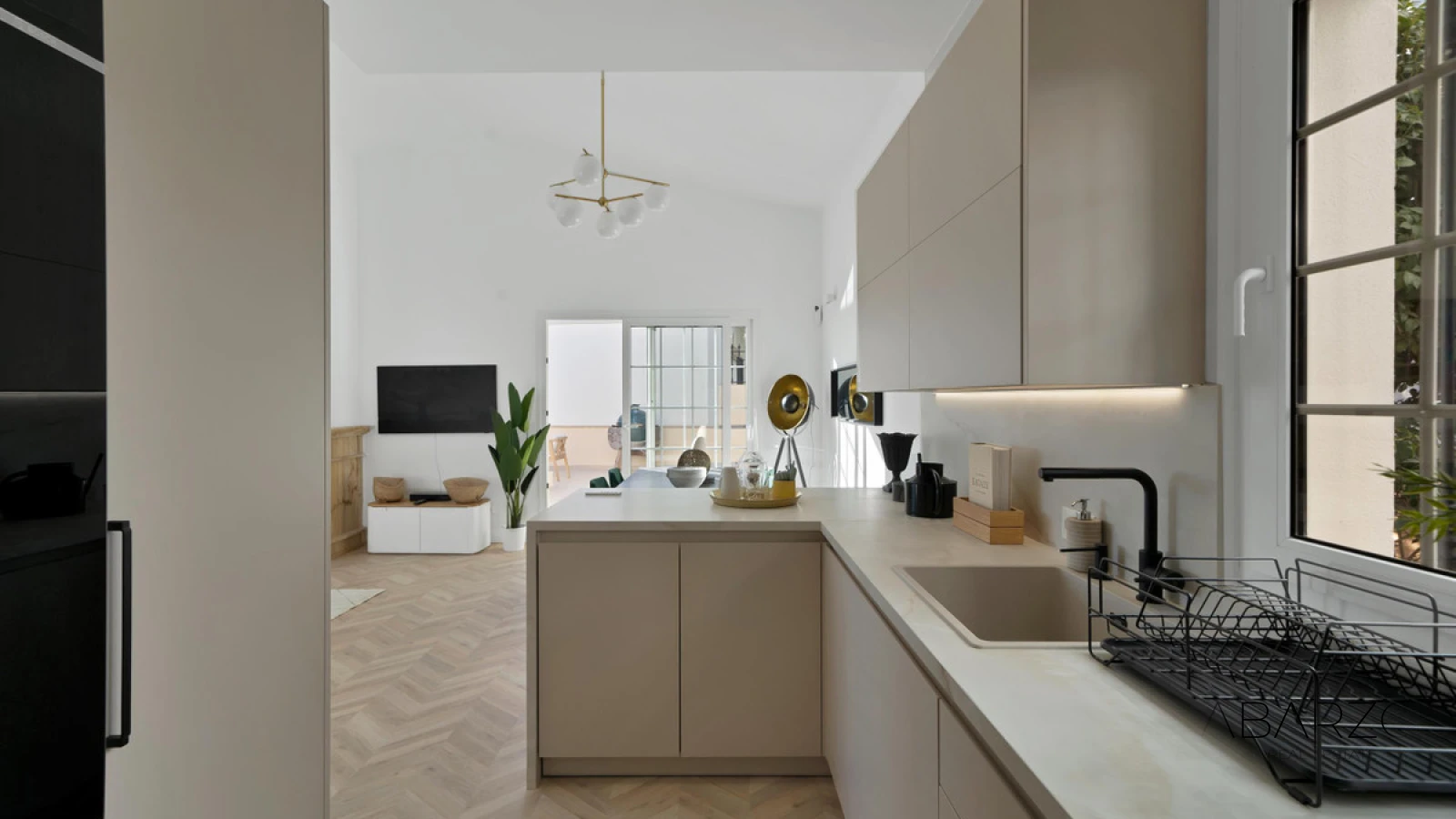Exquisitely Renovated Townhouse in Aldea Dorada with Terrace and Plunge Pool — interior, Nueva Andalucía, Marbella (3 of 10)