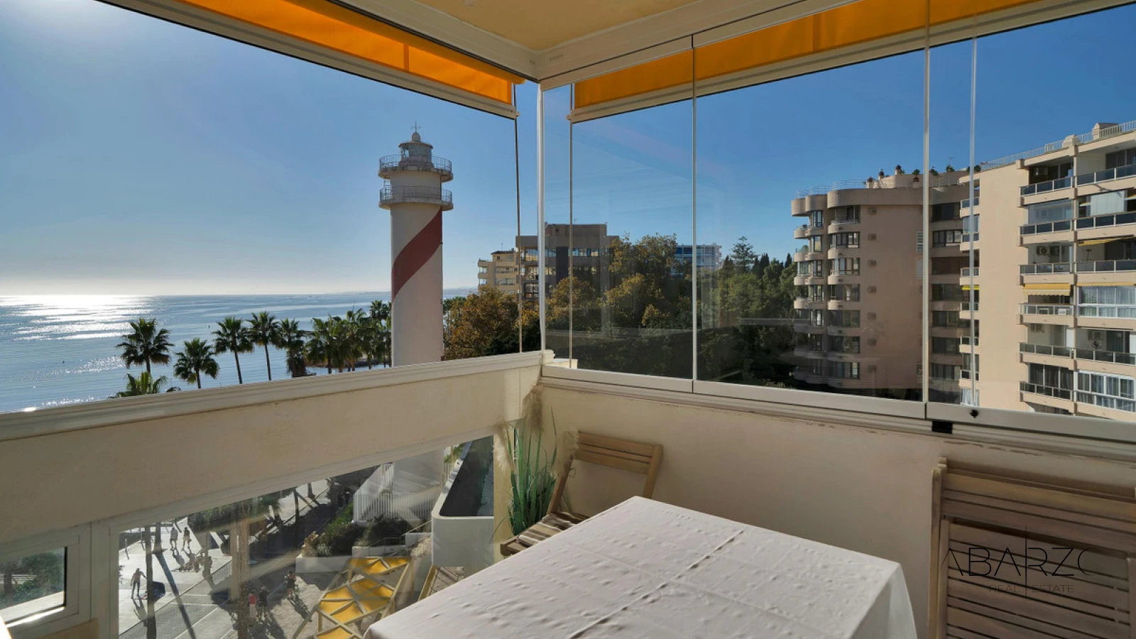 Renovated apartment with sea views on beachfront in Marbella Marina — interior, Marbella Centro, Marbella (30 of 33)
