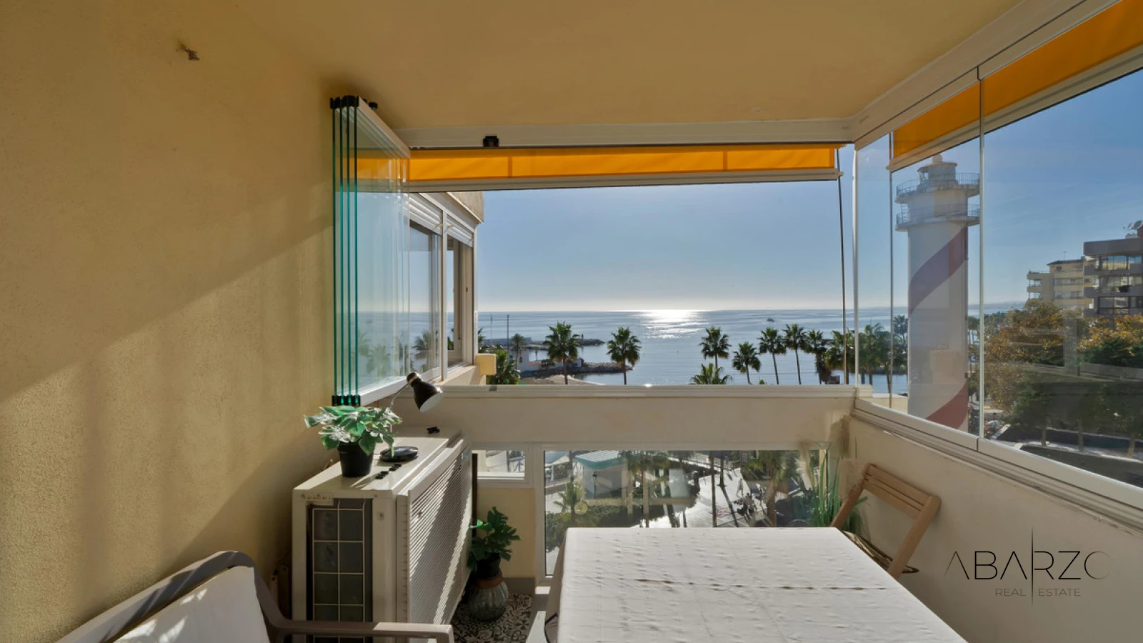 Renovated apartment with sea views on beachfront in Marbella Marina — interior, Marbella Centro, Marbella (16 of 33)