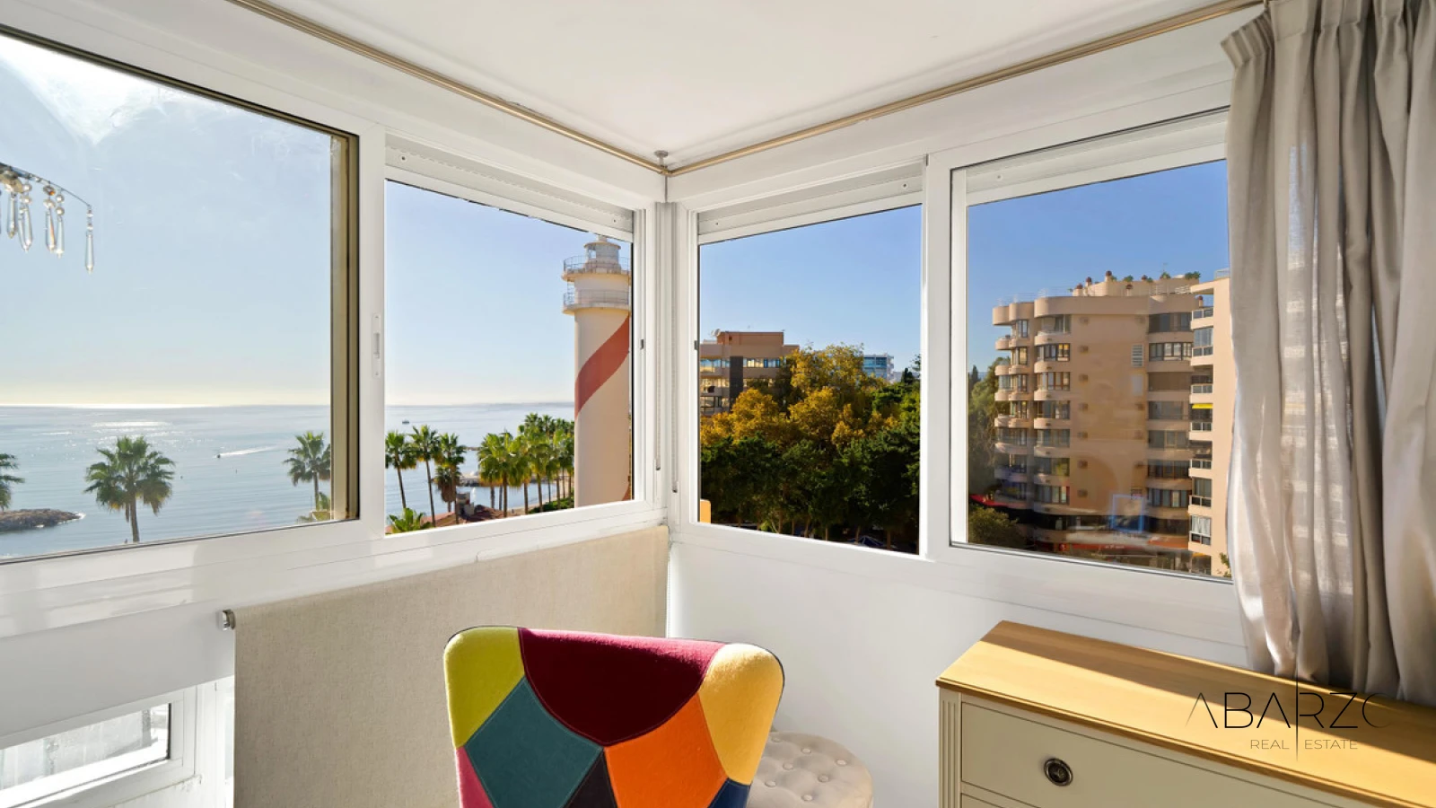 Renovated apartment with sea views on beachfront in Marbella Marina — interior, Marbella Centro, Marbella (14 of 33)