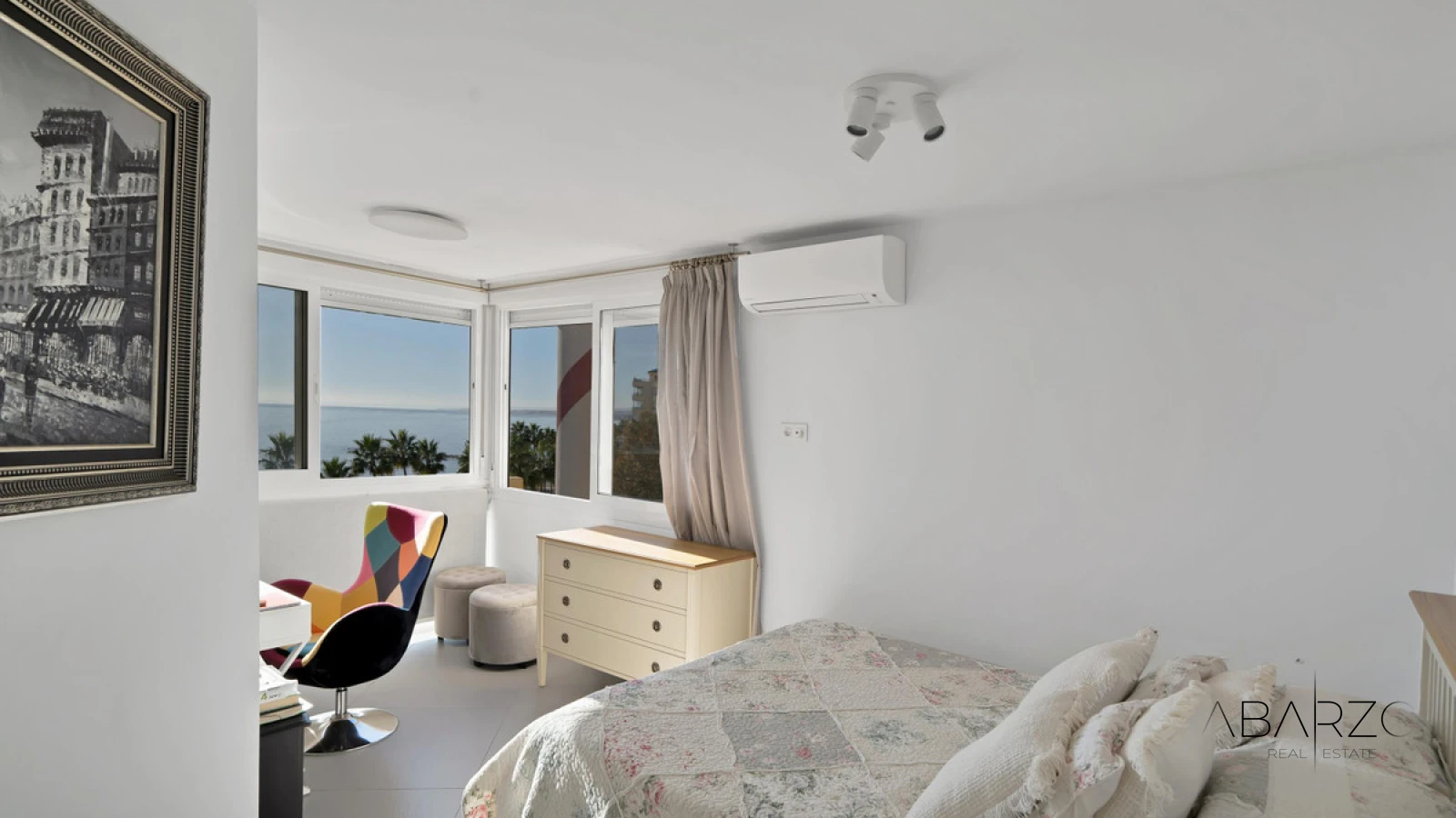 Renovated apartment with sea views on beachfront in Marbella Marina — interior, Marbella Centro, Marbella (8 of 33)