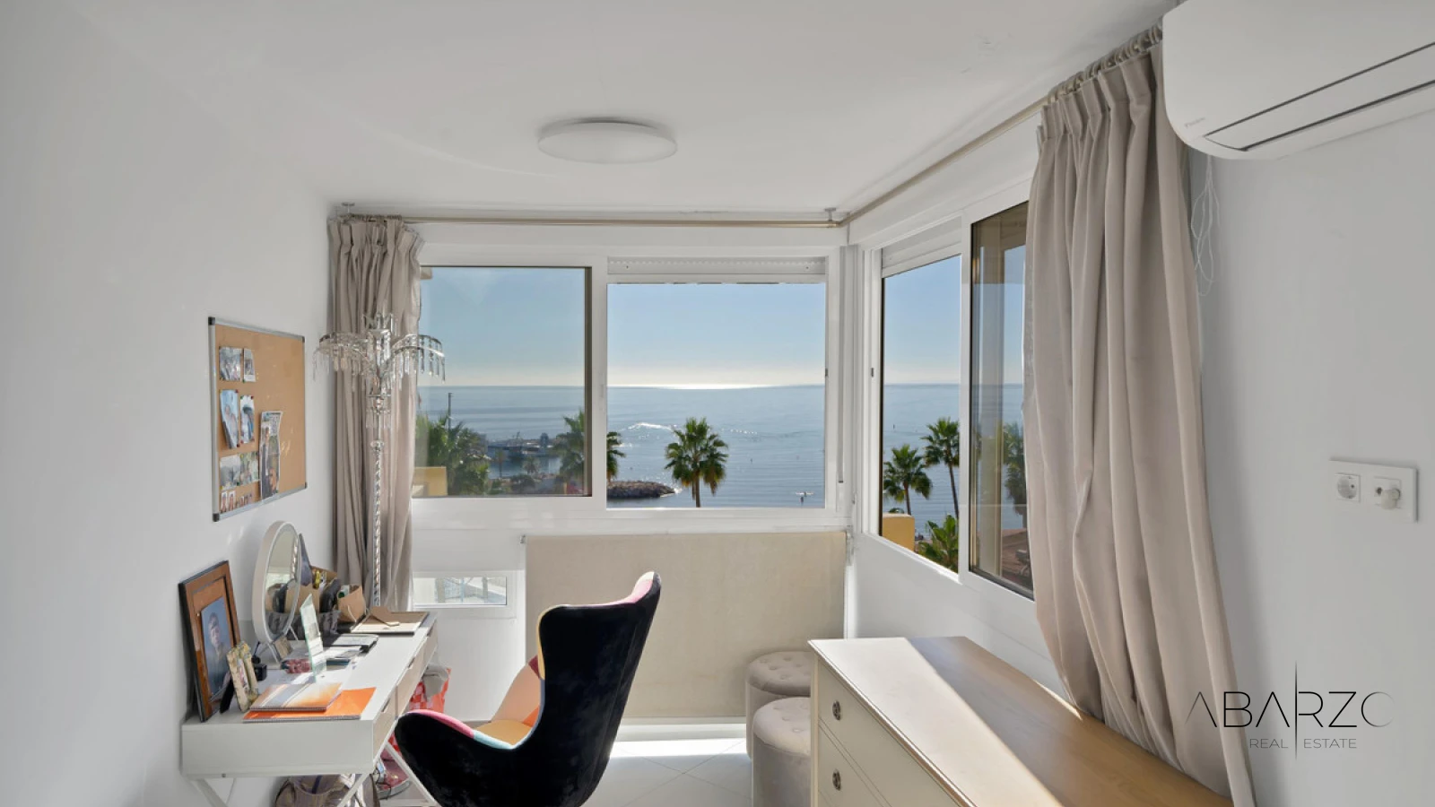 Renovated apartment with sea views on beachfront in Marbella Marina — interior, Marbella Centro, Marbella (11 of 33)