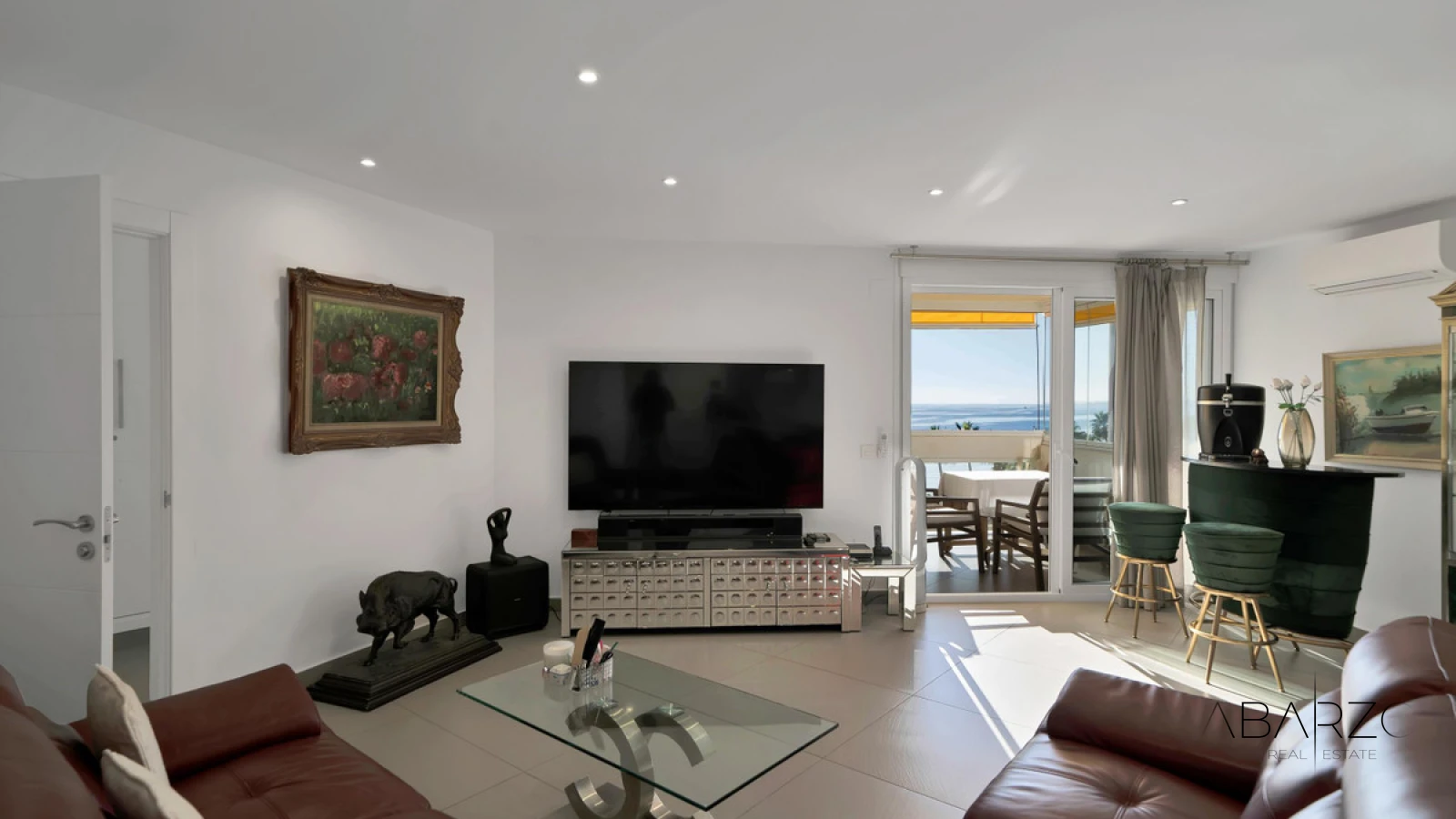 Renovated apartment with sea views on beachfront in Marbella Marina — interior, Marbella Centro, Marbella (26 of 33)