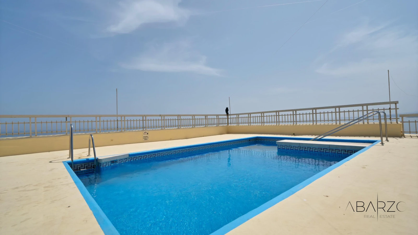 Renovated apartment with sea views on beachfront in Marbella Marina — interior, Marbella Centro, Marbella (32 of 33)