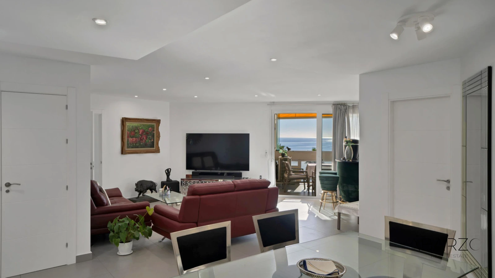 Renovated apartment with sea views on beachfront in Marbella Marina — interior, Marbella Centro, Marbella (23 of 33)