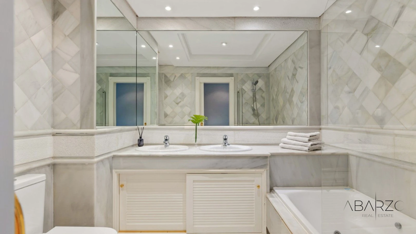 Apartamento con vistas al mar en la Milla de Oro, Marbella — interior, Marbella Centro, Marbella (21 of 31)
