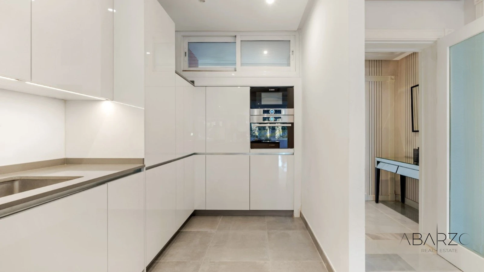 Apartamento con vistas al mar en la Milla de Oro, Marbella — interior, Marbella Centro, Marbella (17 of 31)
