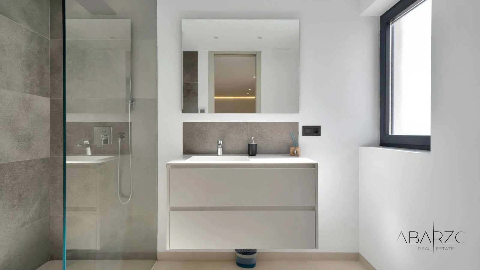 Dúplex renovado con vistas al mar en Puerto Banús, Marbella — interior, Puerto Banús, Marbella (16 of 22)
