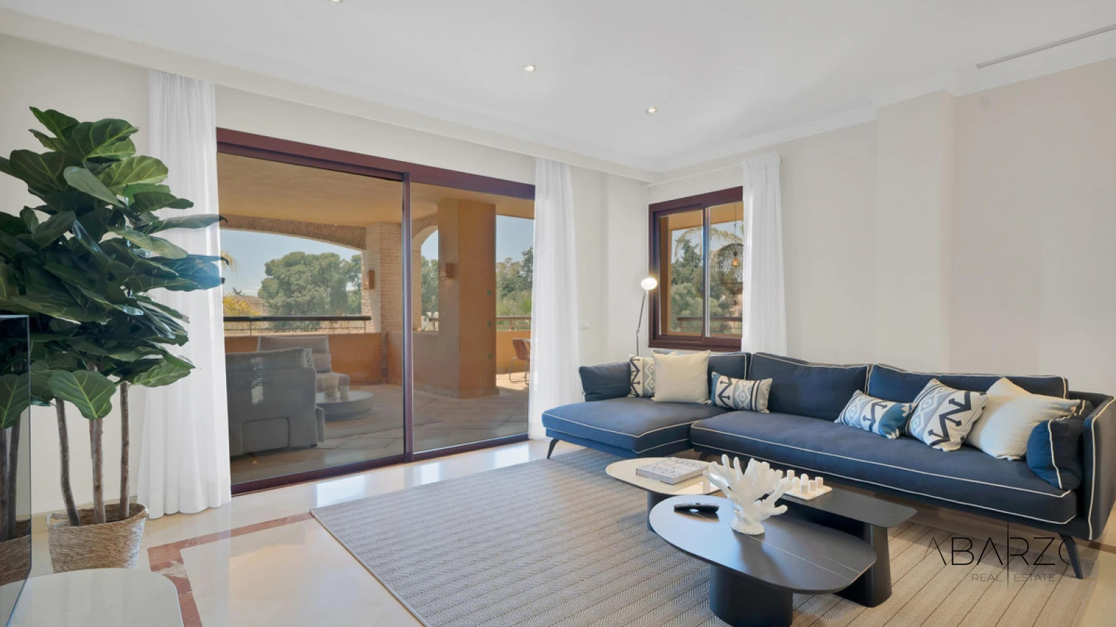 Apartamento frente al mar con terraza y estacionamiento en Marbella — interior, Marbella East, Marbella (18 of 49)