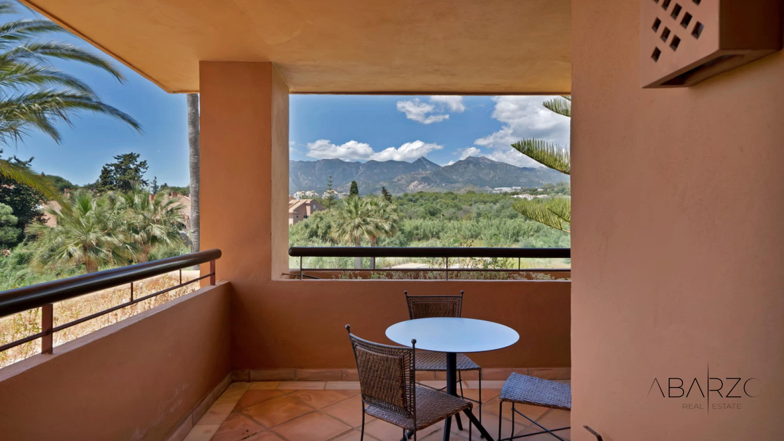 Apartamento frente al mar con terraza y estacionamiento en Marbella — interior, Marbella East, Marbella (35 of 49)