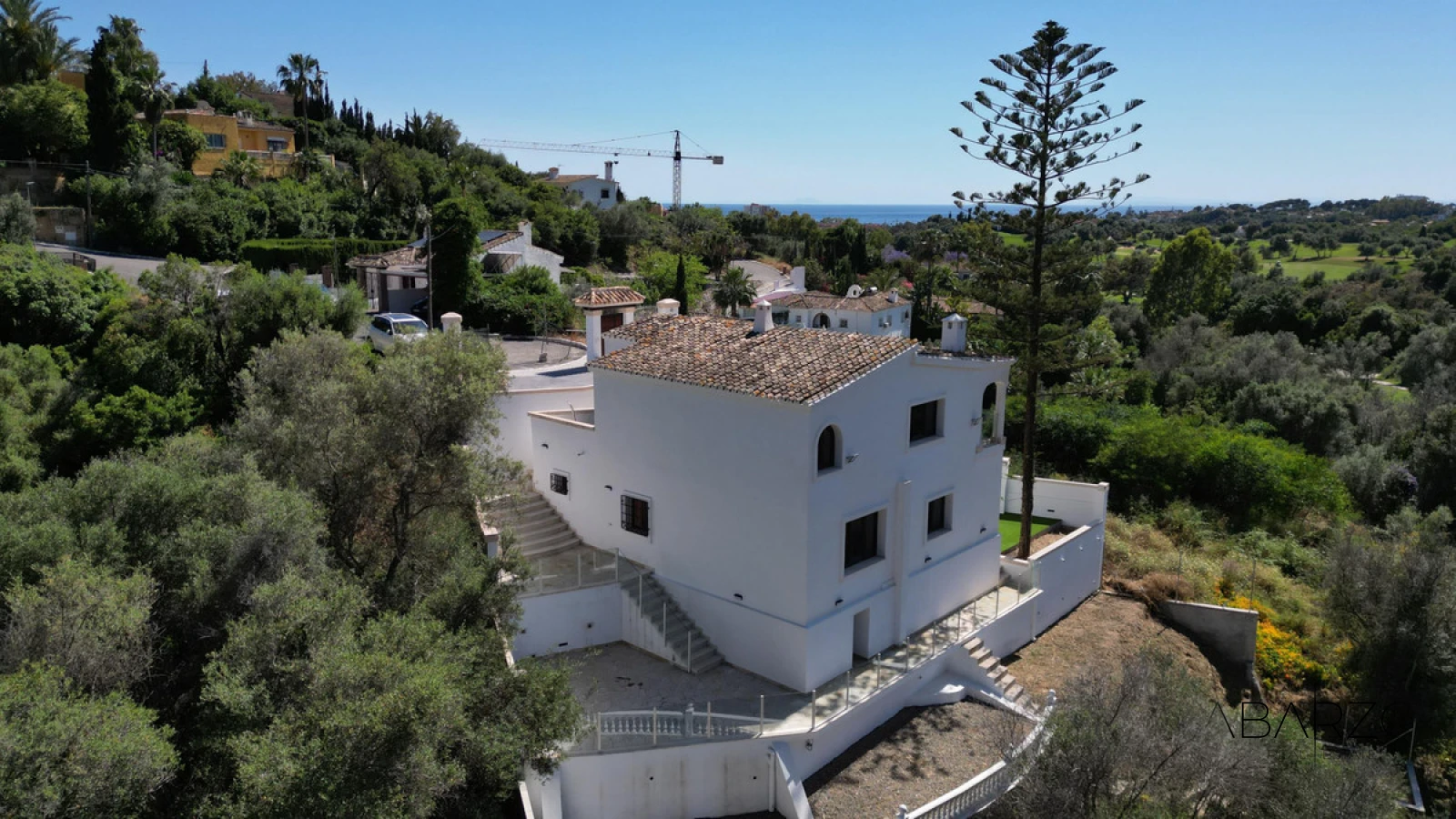 Villa Exclusiva en El Rosario con Vistas Panorámicas y Potencial de Construcción — interior, Marbella East, Marbella (17 of 32)