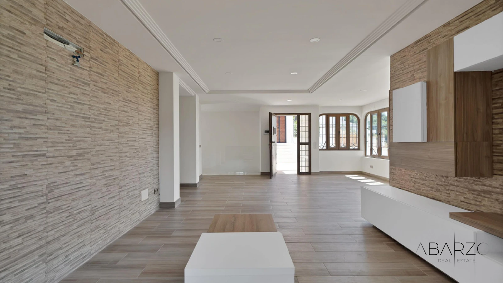 Villa Exclusiva en El Rosario con Vistas Panorámicas y Potencial de Construcción — interior, Marbella East, Marbella (20 of 32)