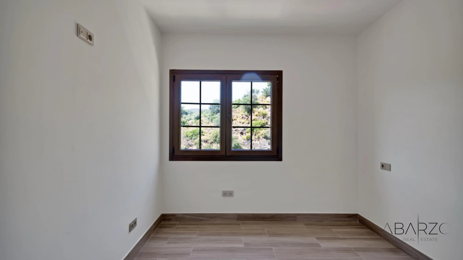 Villa Exclusiva en El Rosario con Vistas Panorámicas y Potencial de Construcción — interior, Marbella East, Marbella (15 of 32)