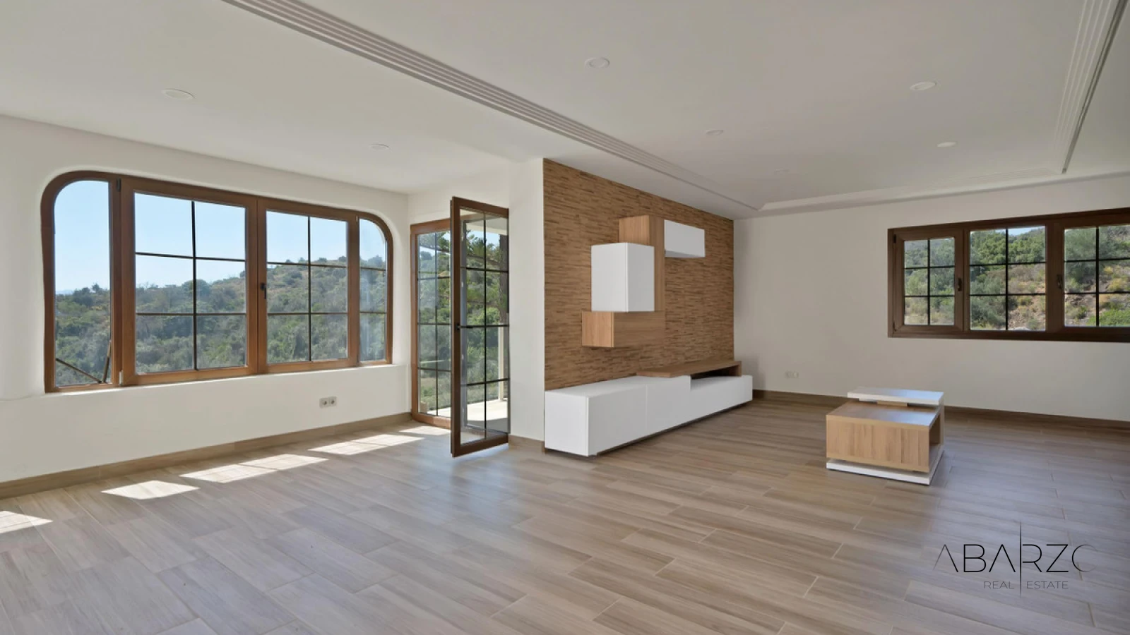 Villa Exclusiva en El Rosario con Vistas Panorámicas y Potencial de Construcción — interior, Marbella East, Marbella (19 of 32)