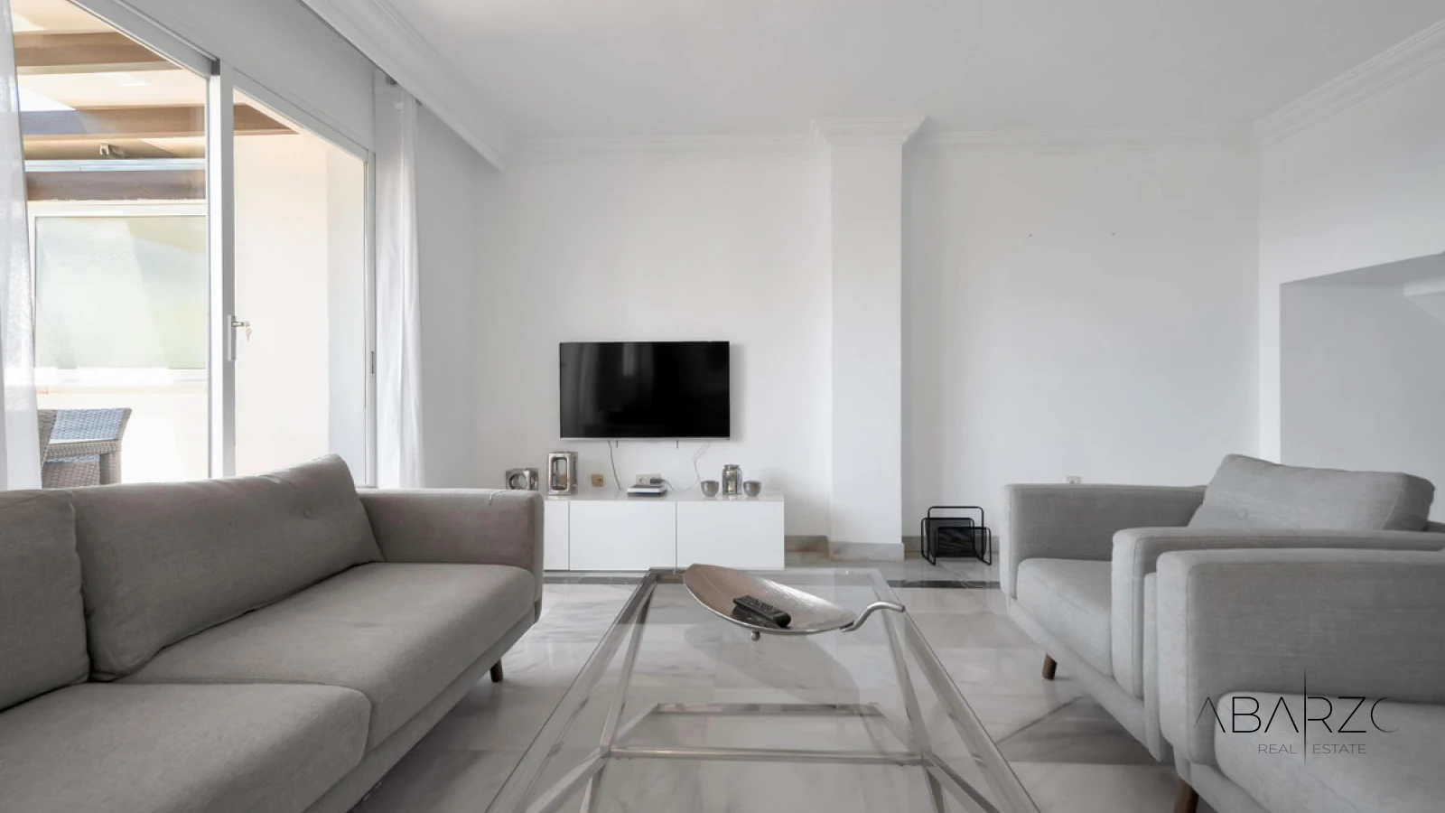 Exclusive duplex penthouse with sea views in Pinos de Nagüeles, Marbella Golden Mile — interior, Golden Mile, Marbella (4 of 22)