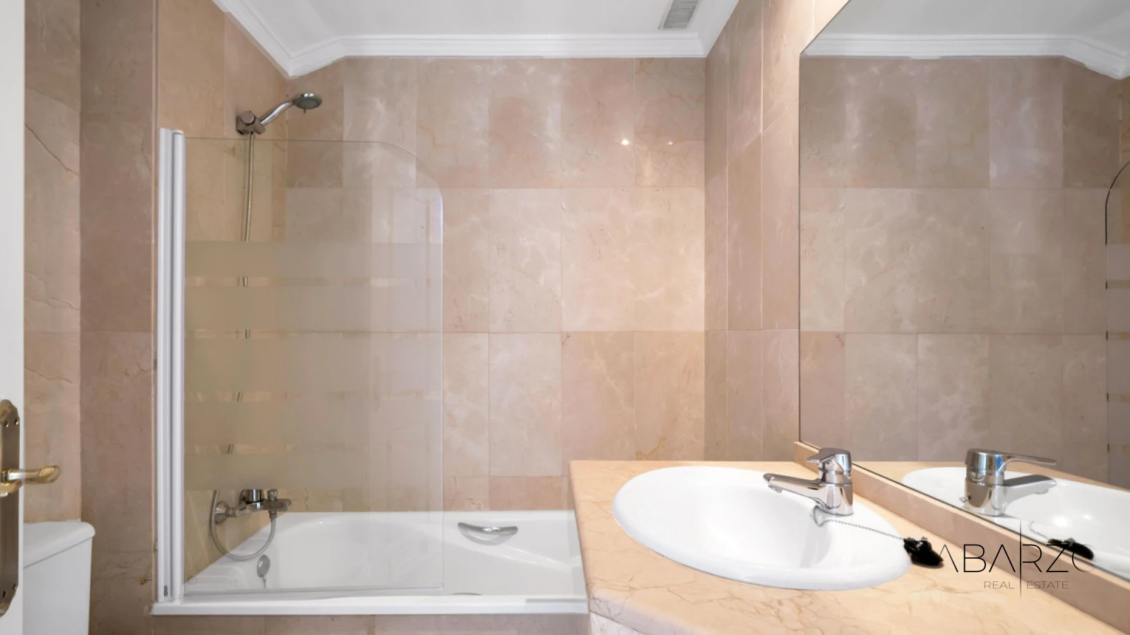 Exclusive duplex penthouse with sea views in Pinos de Nagüeles, Marbella Golden Mile — interior, Golden Mile, Marbella (22 of 22)