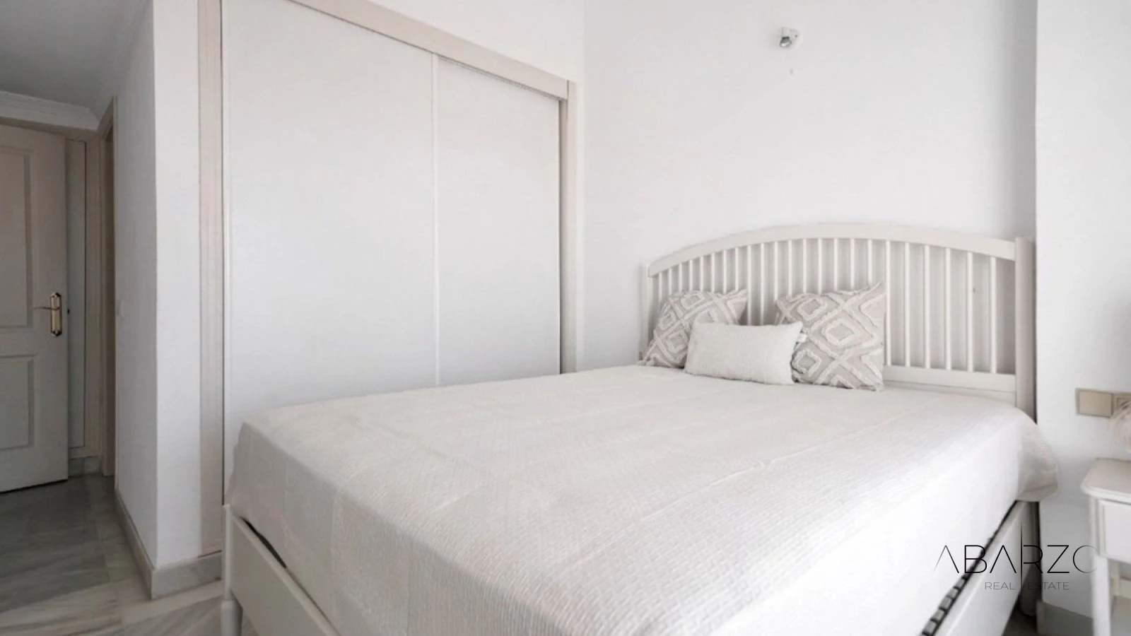 Exclusive duplex penthouse with sea views in Pinos de Nagüeles, Marbella Golden Mile — interior, Golden Mile, Marbella (12 of 22)