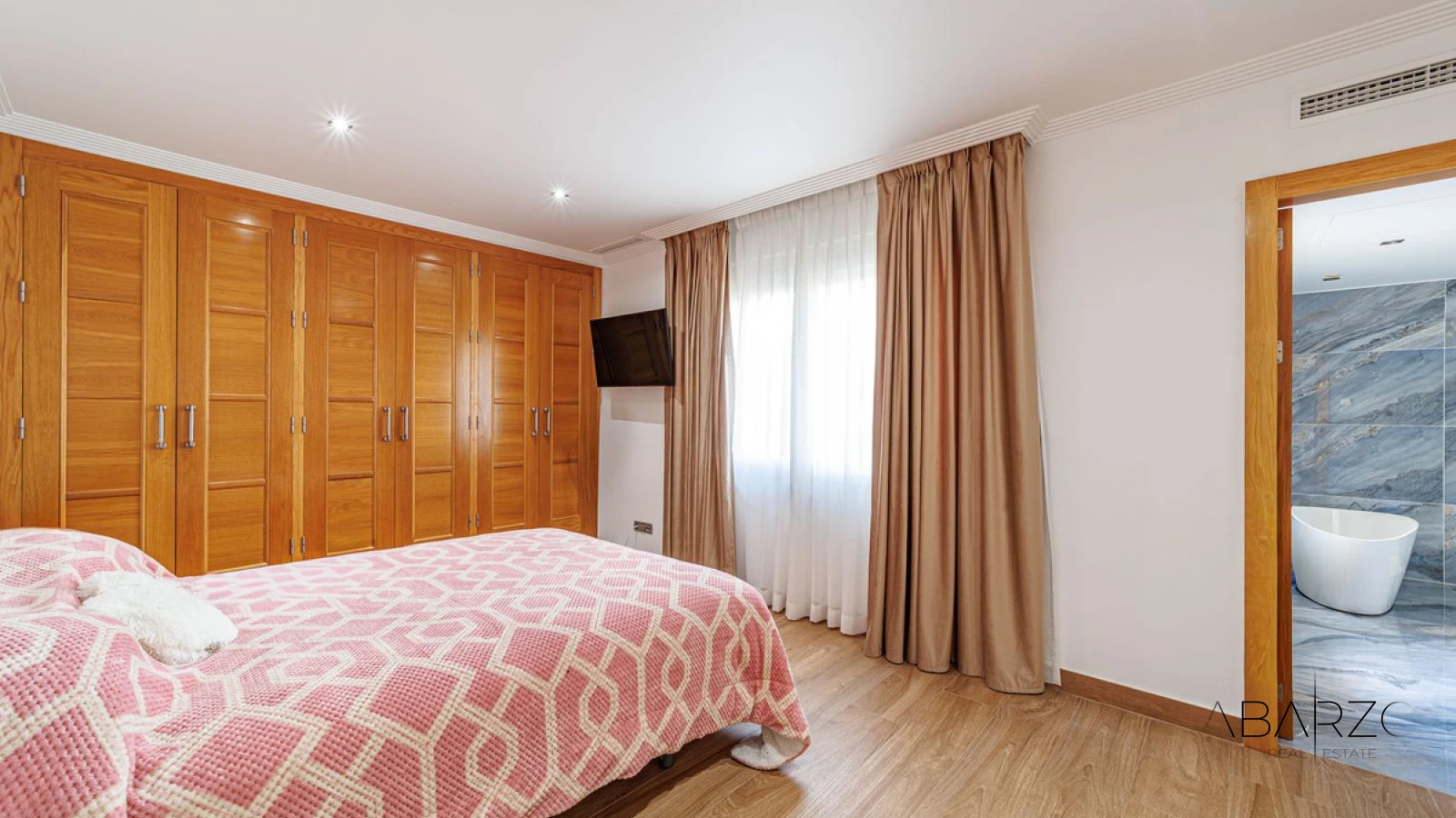 Villa independiente en Marbella con piscina cubierta, cine y gimnasio — interior, Marbella Centro, Marbella (31 of 42)