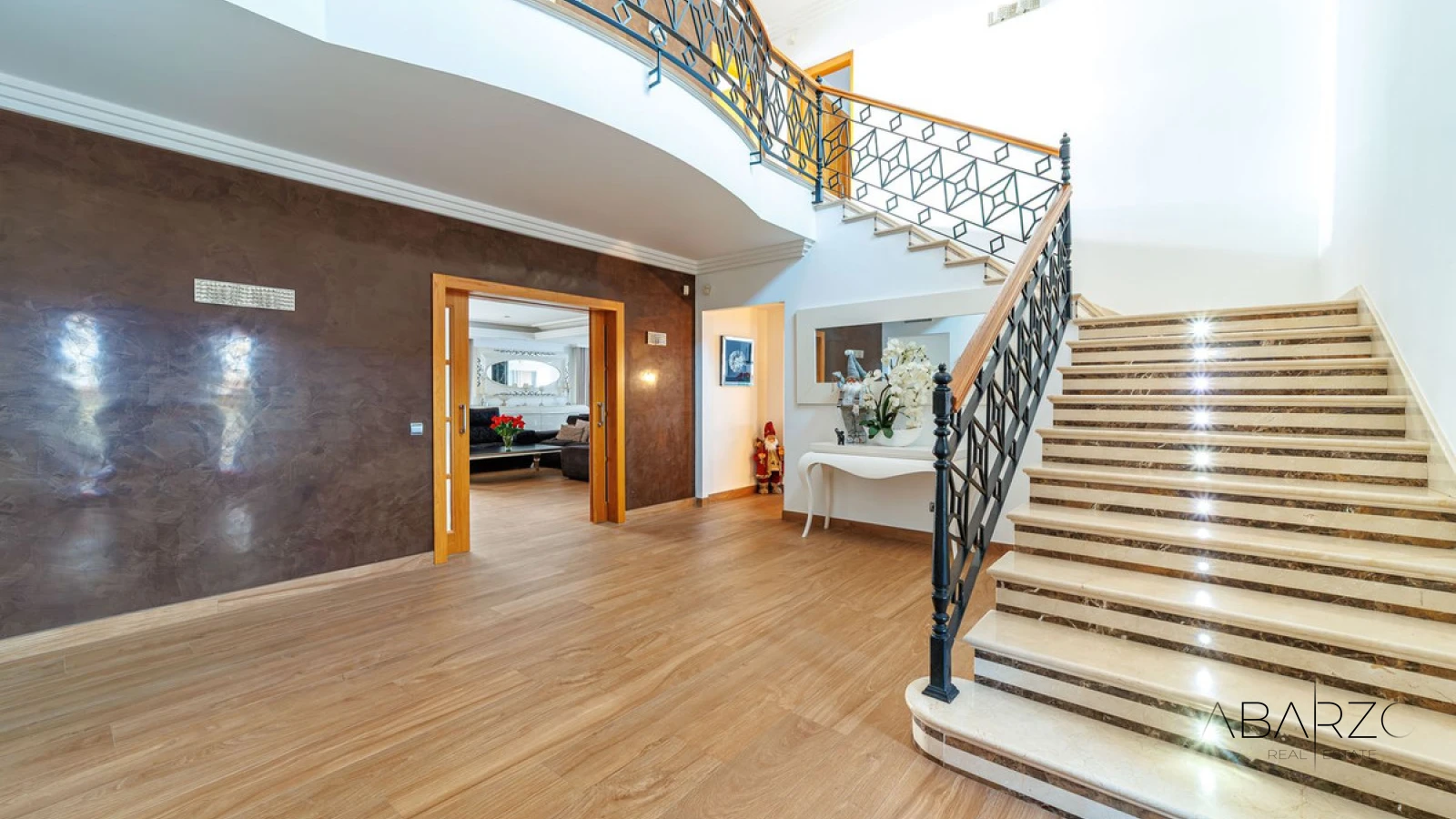 Villa independiente en Marbella con piscina cubierta, cine y gimnasio — interior, Marbella Centro, Marbella (2 of 42)