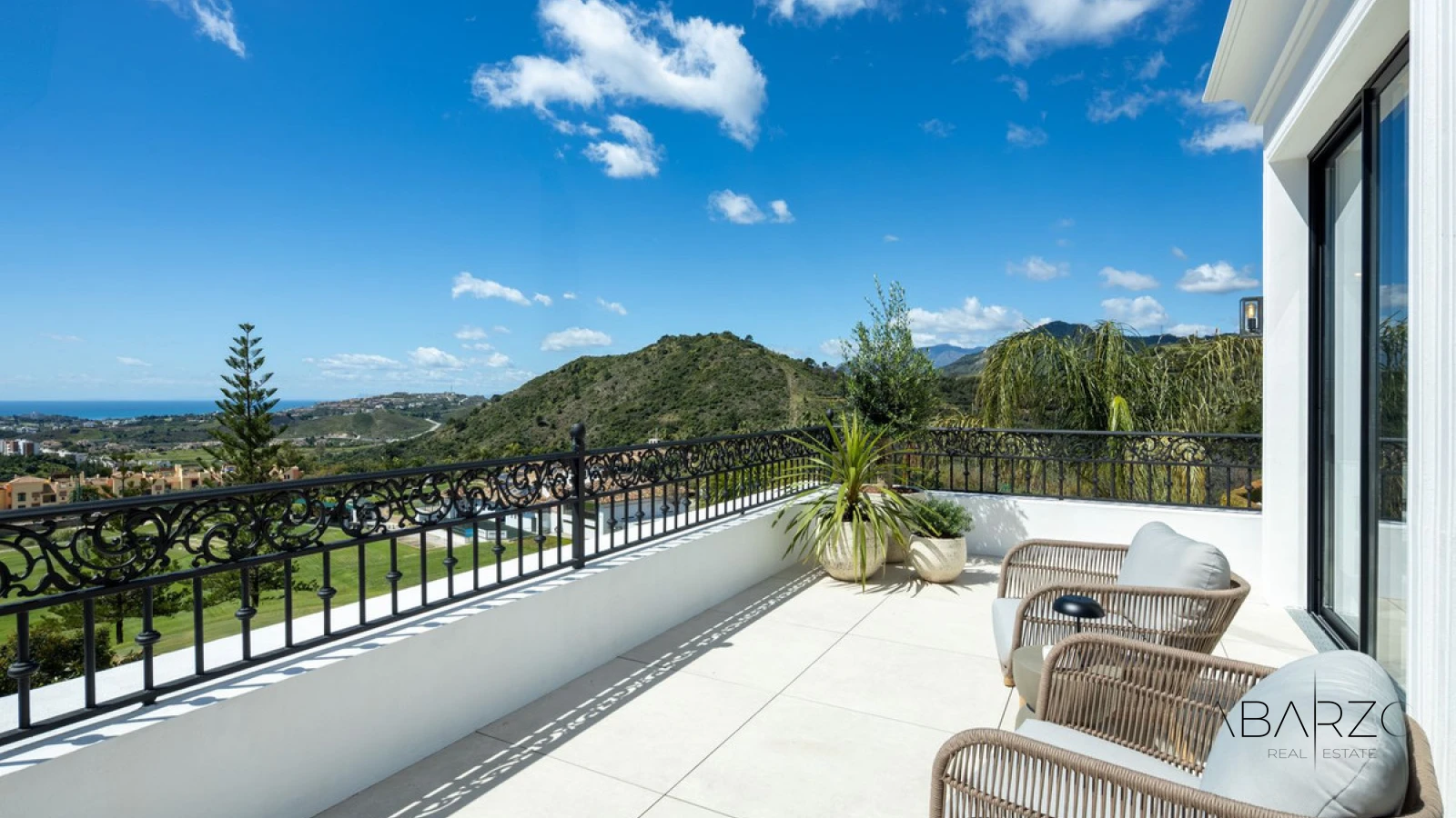Luxury Villa with Golf and Sea Views in Los Arqueros, Benahavis — interior, Los Arqueros, Benahavís (18 of 32)