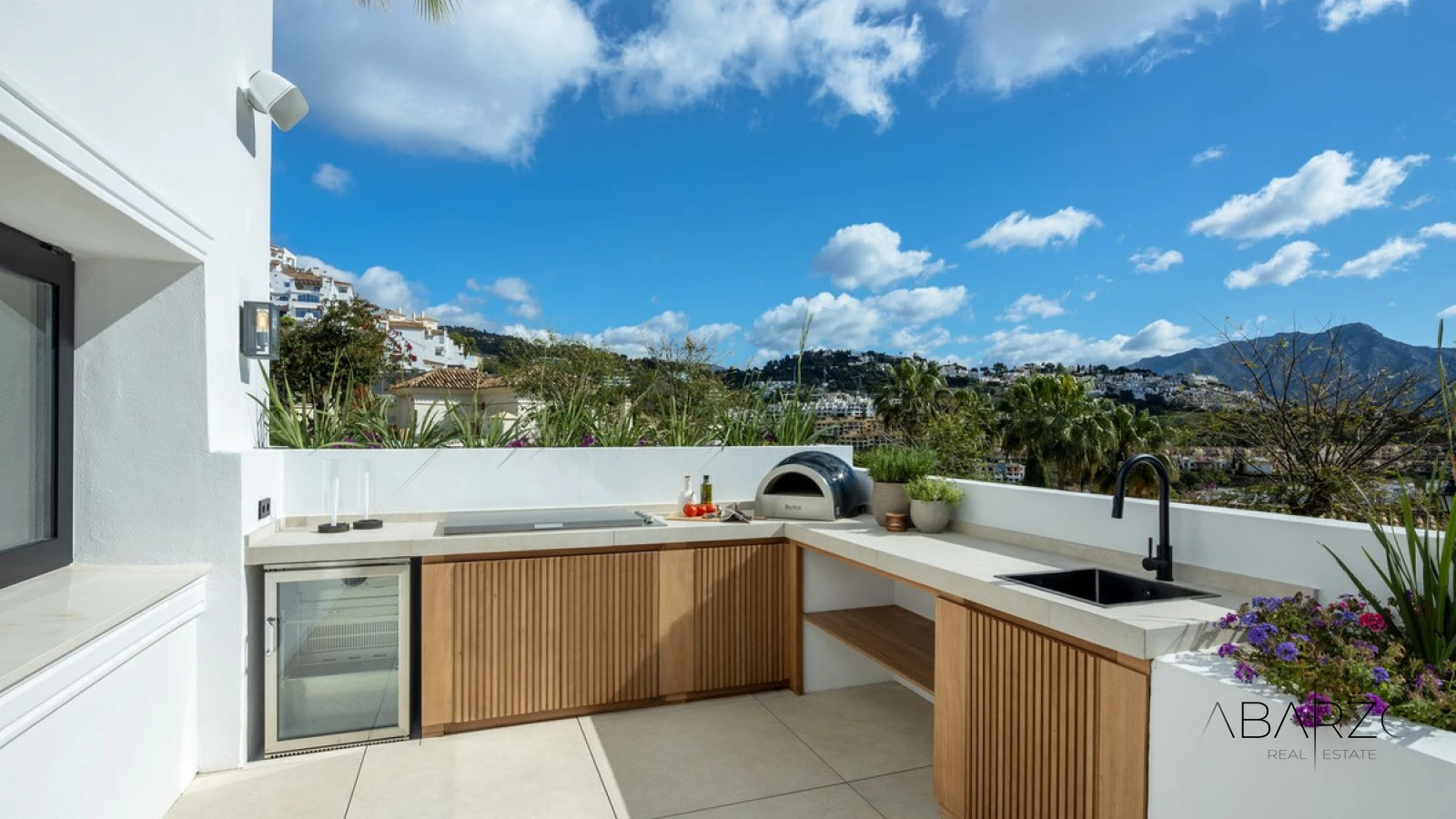 Luxury Villa with Golf and Sea Views in Los Arqueros, Benahavis — interior, Los Arqueros, Benahavís (7 of 32)