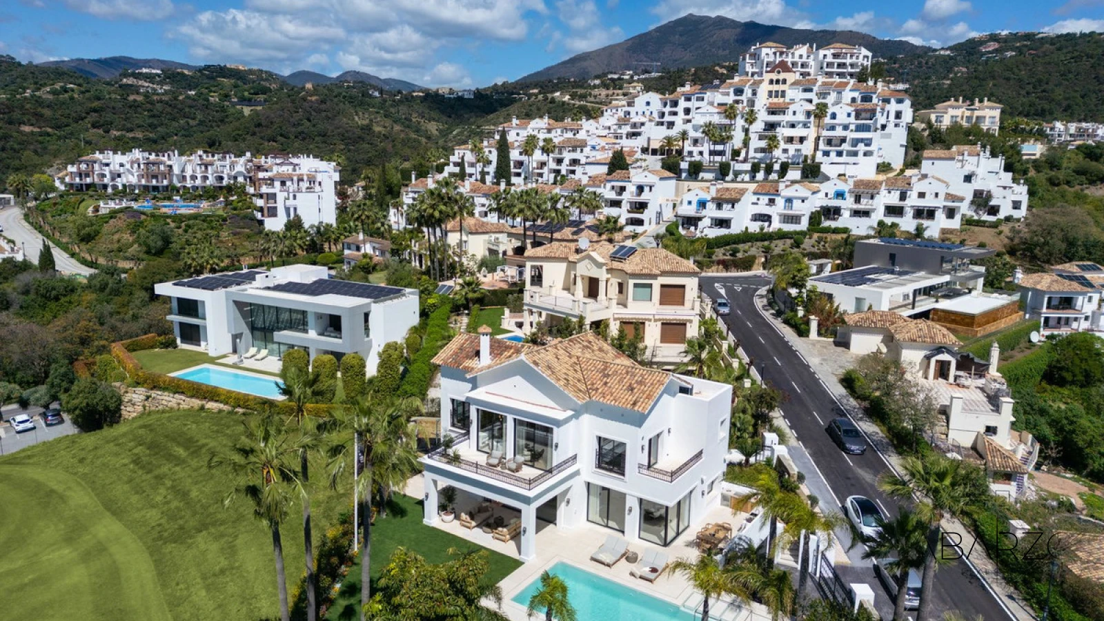 Luxury Villa with Golf and Sea Views in Los Arqueros, Benahavis — interior, Los Arqueros, Benahavís (30 of 32)