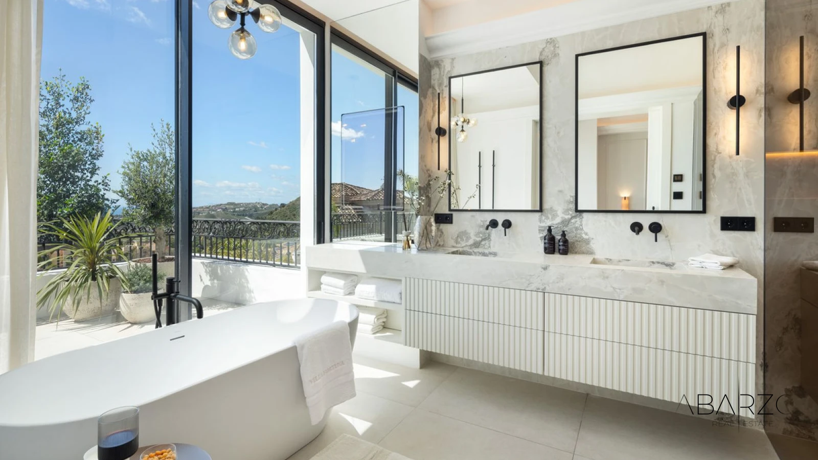 Luxury Villa with Golf and Sea Views in Los Arqueros, Benahavis — interior, Los Arqueros, Benahavís (14 of 32)