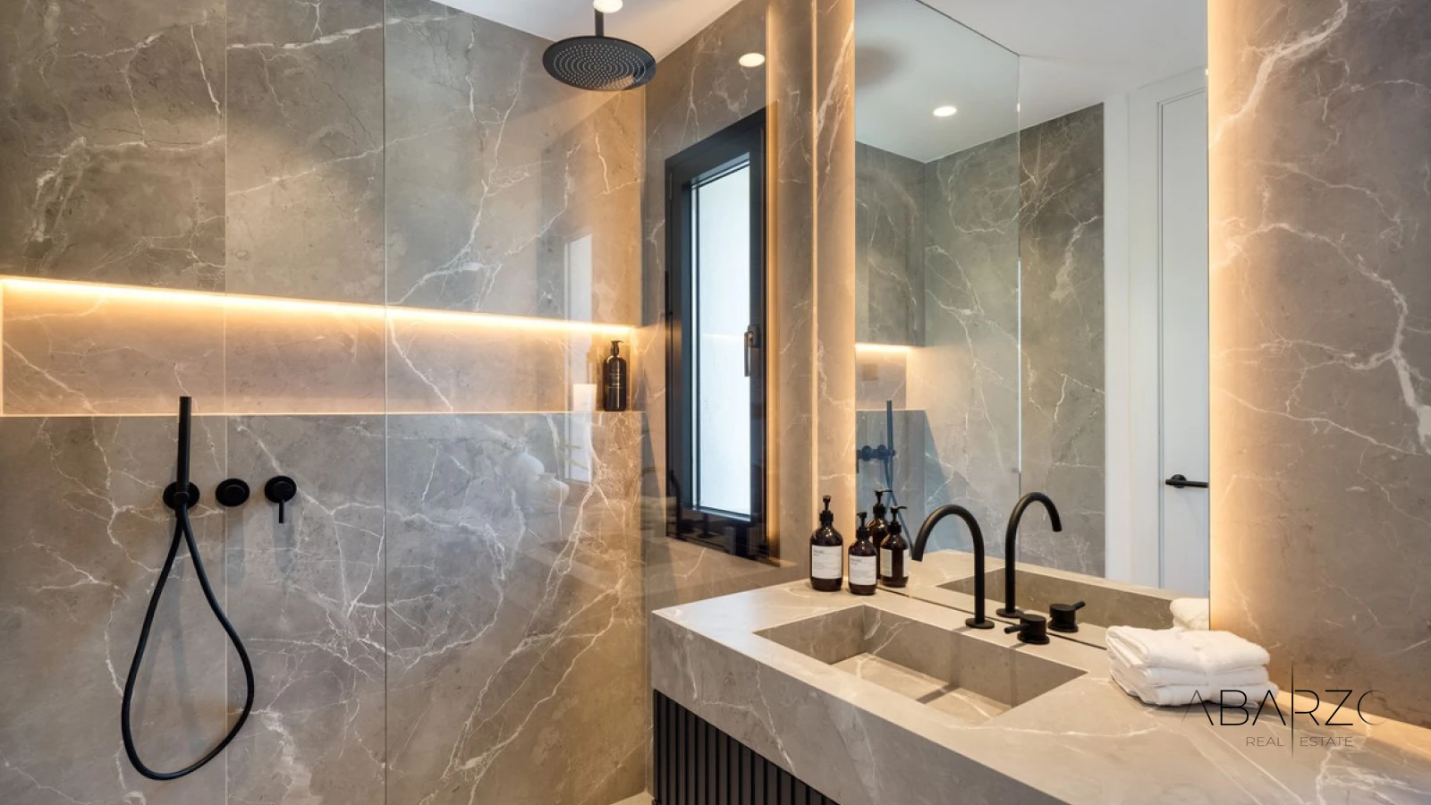Luxury Villa with Golf and Sea Views in Los Arqueros, Benahavis — interior, Los Arqueros, Benahavís (23 of 32)