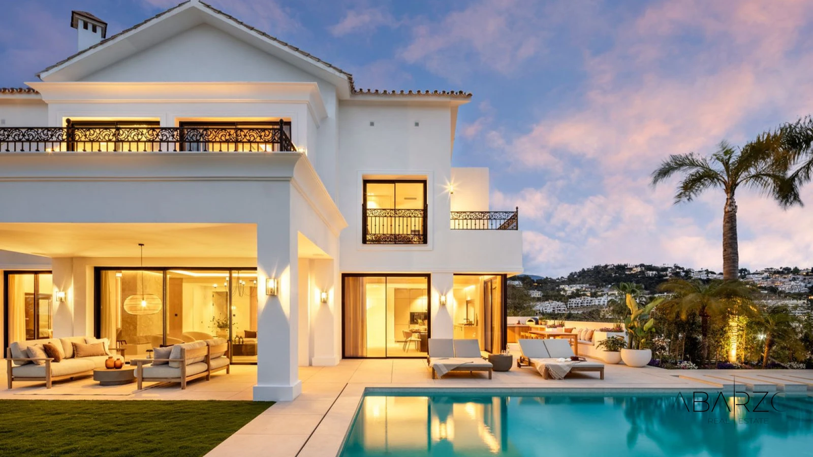 Luxury Villa with Golf and Sea Views in Los Arqueros, Benahavis — luxury property for sale in Los Arqueros, Benahavís