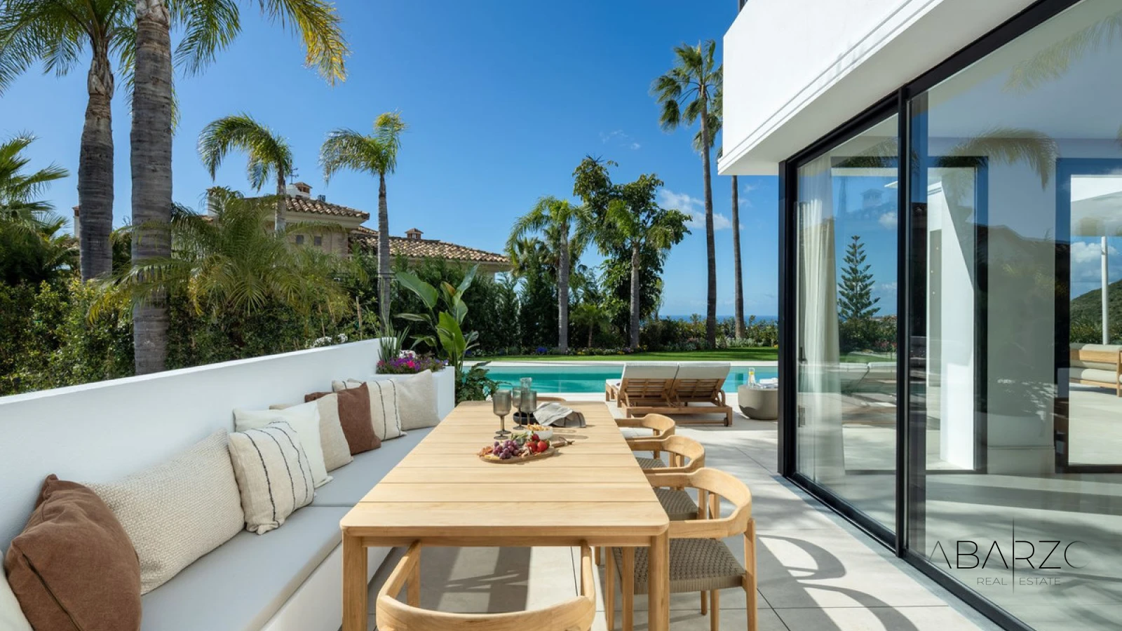 Luxury Villa with Golf and Sea Views in Los Arqueros, Benahavis — interior, Los Arqueros, Benahavís (8 of 32)