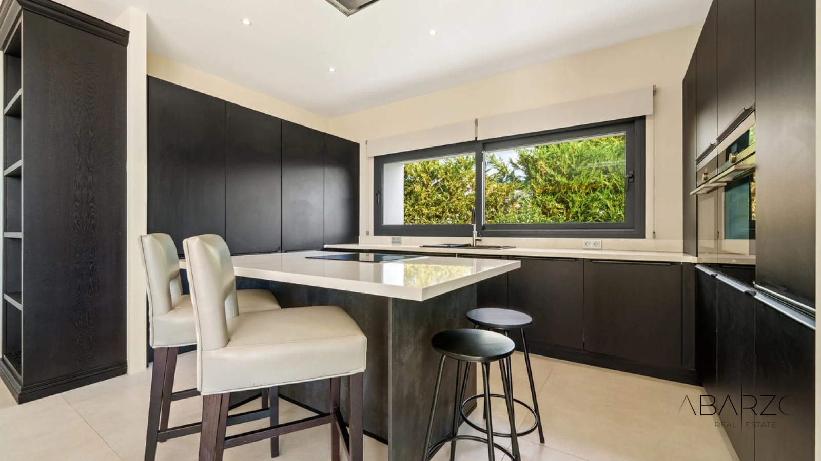 Contemporary Residence with Pool and Entertainment Area in La Quinta, Marbella — interior, La Quinta, Benahavís (10 of 45)