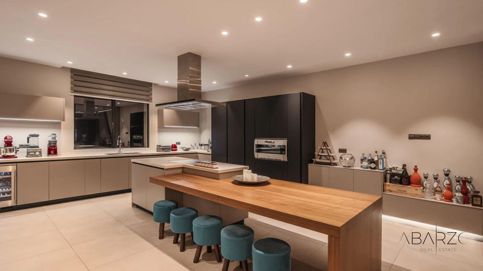 Luxury Mediterranean villa with sea views in gated El Madroñal, Benahavís — interior, El Madroñal, Benahavís (41 of 49)
