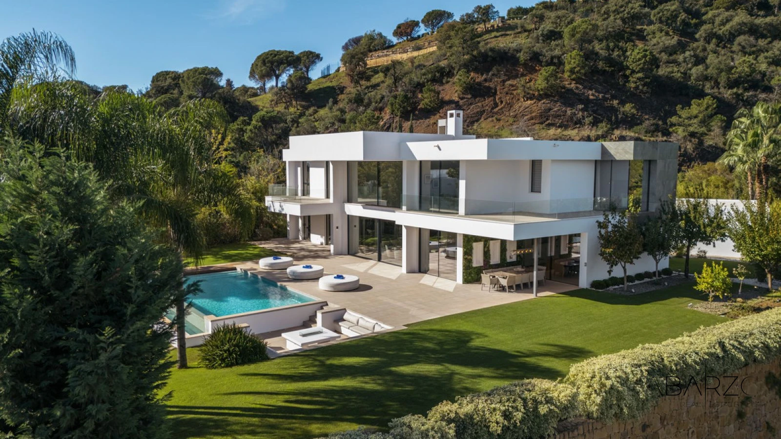 Luxury Mediterranean villa with sea views in gated El Madroñal, Benahavís — interior, El Madroñal, Benahavís (10 of 49)