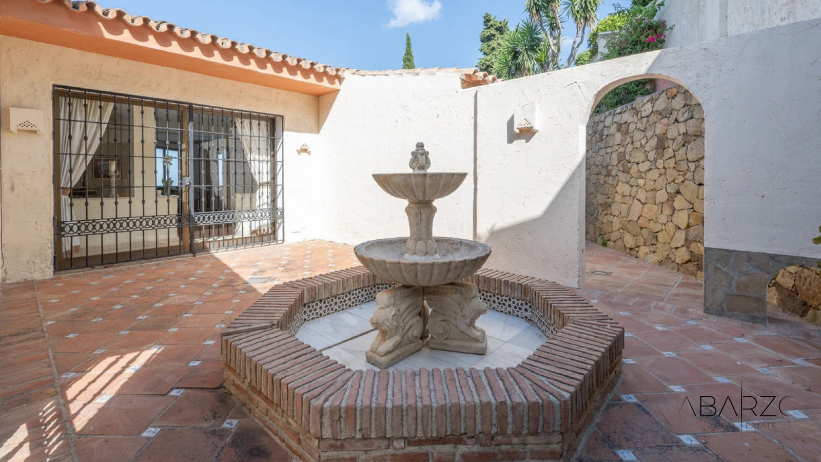 Villa con vistas al mar y piscina privada en Marbella — interior, Marbella East, Marbella (24 of 27)
