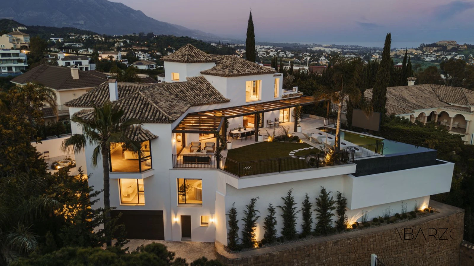 Exclusive Luxury Residence with Sea Views in El Herrojo, La Quinta — luxury property for sale in La Quinta, Benahavís