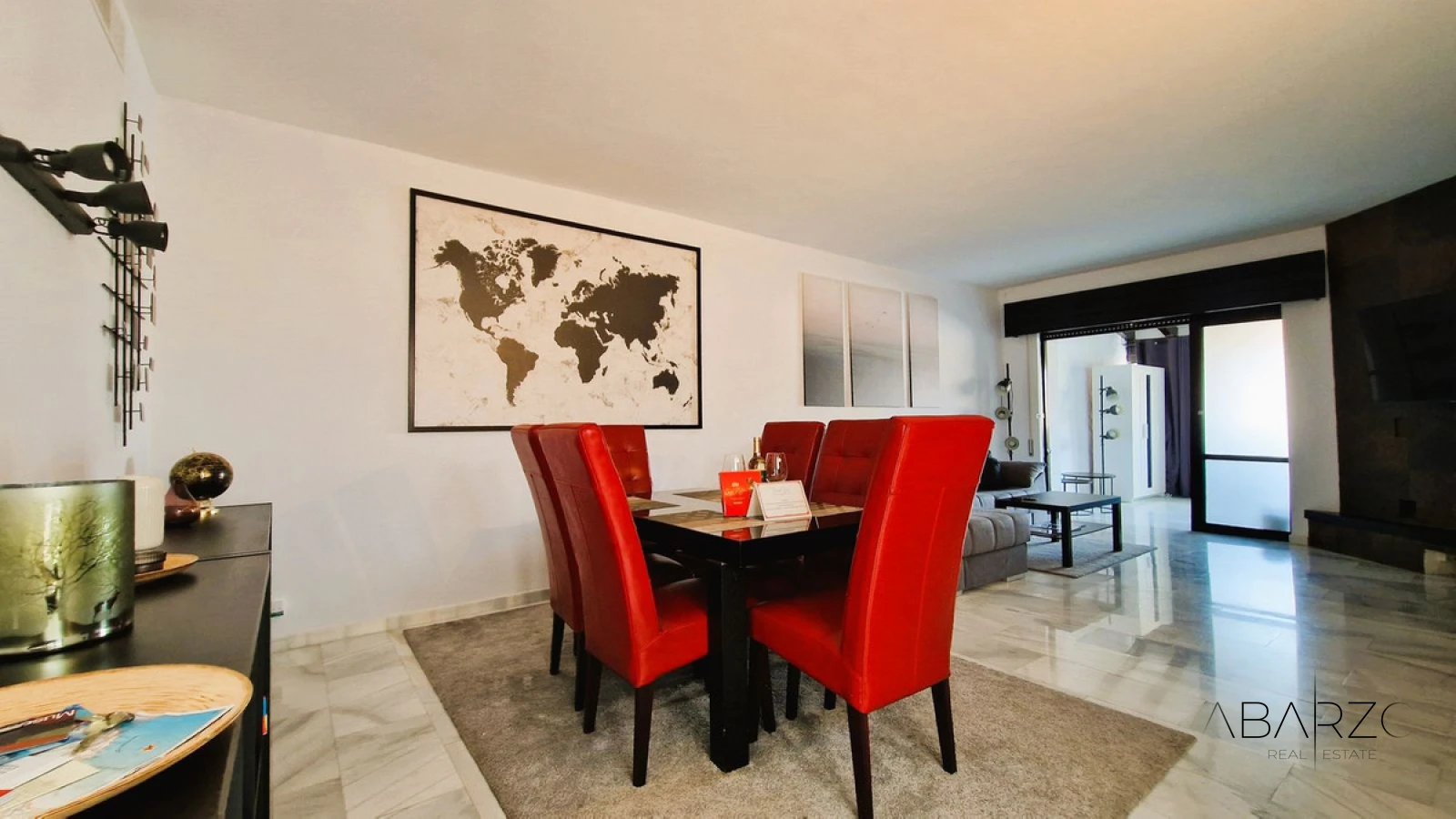 Spacious Apartment for Sale in Quiet Area of Puerto Banús with Terrace and Rental License — interior, Puerto Banús, Marbella (2 of 29)