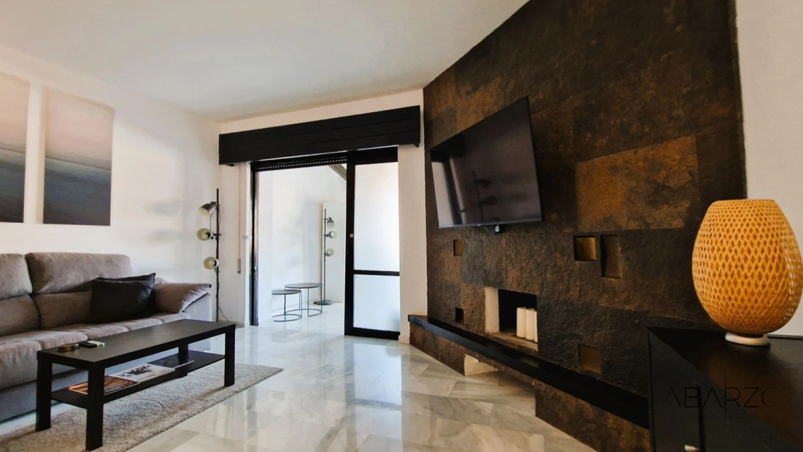 Spacious Apartment for Sale in Quiet Area of Puerto Banús with Terrace and Rental License — interior, Puerto Banús, Marbella (5 of 29)