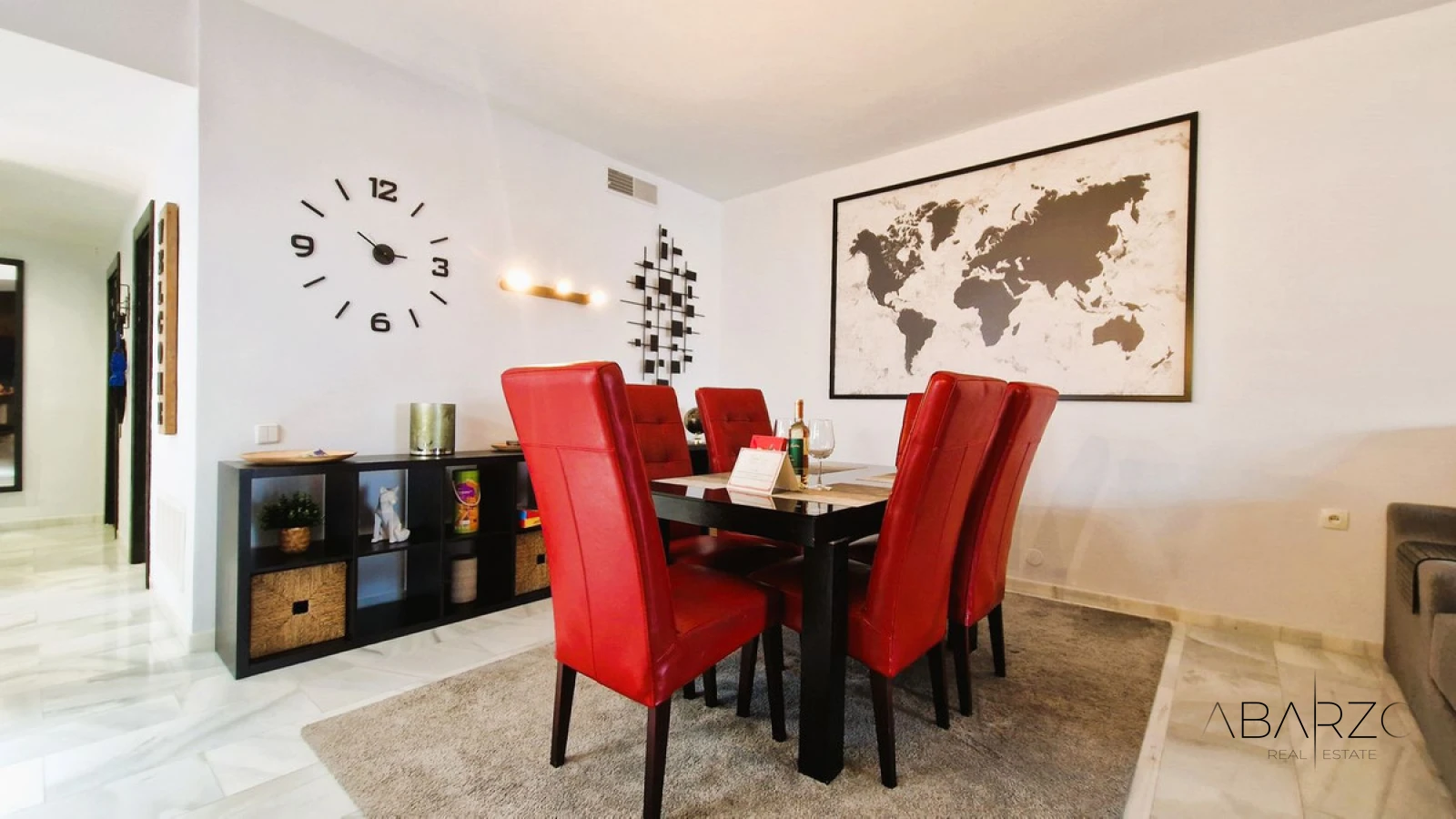 Spacious Apartment for Sale in Quiet Area of Puerto Banús with Terrace and Rental License — interior, Puerto Banús, Marbella (3 of 29)