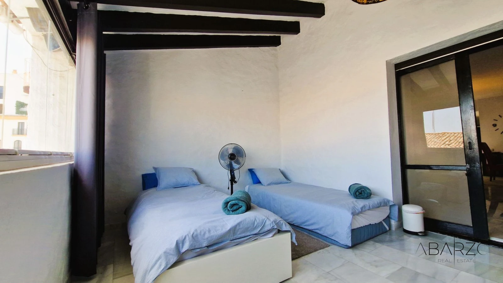 Spacious Apartment for Sale in Quiet Area of Puerto Banús with Terrace and Rental License — interior, Puerto Banús, Marbella (7 of 29)