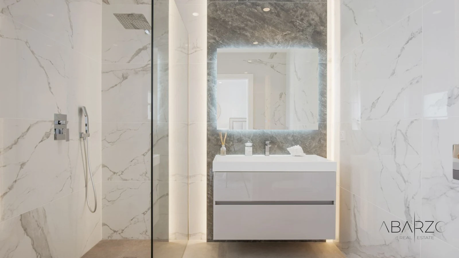 Fully Renovated Villa with Panoramic Sea Views in Los Flamingos Golf Resort — interior, Los Flamingos, Benahavís (41 of 49)